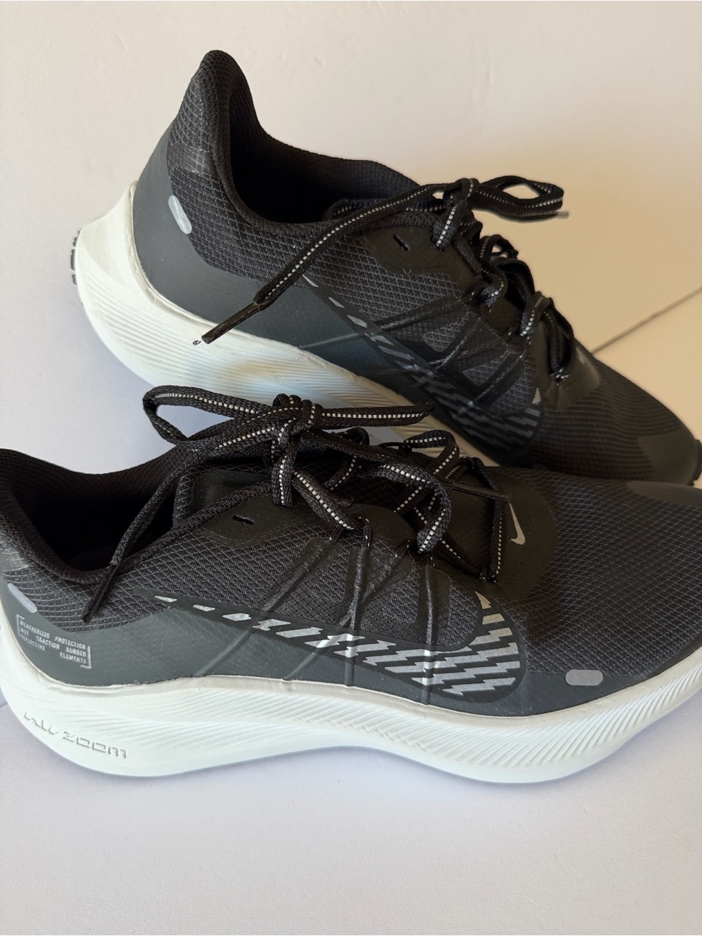 Nike Air zoom Winflow 7 black grey women’s 9 new